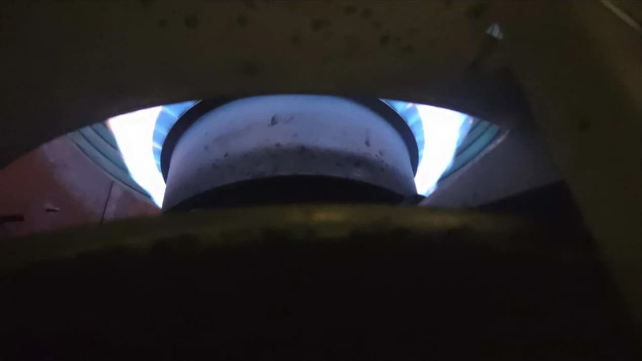 Stable blue burner flame during domestic hot-water boiler operation