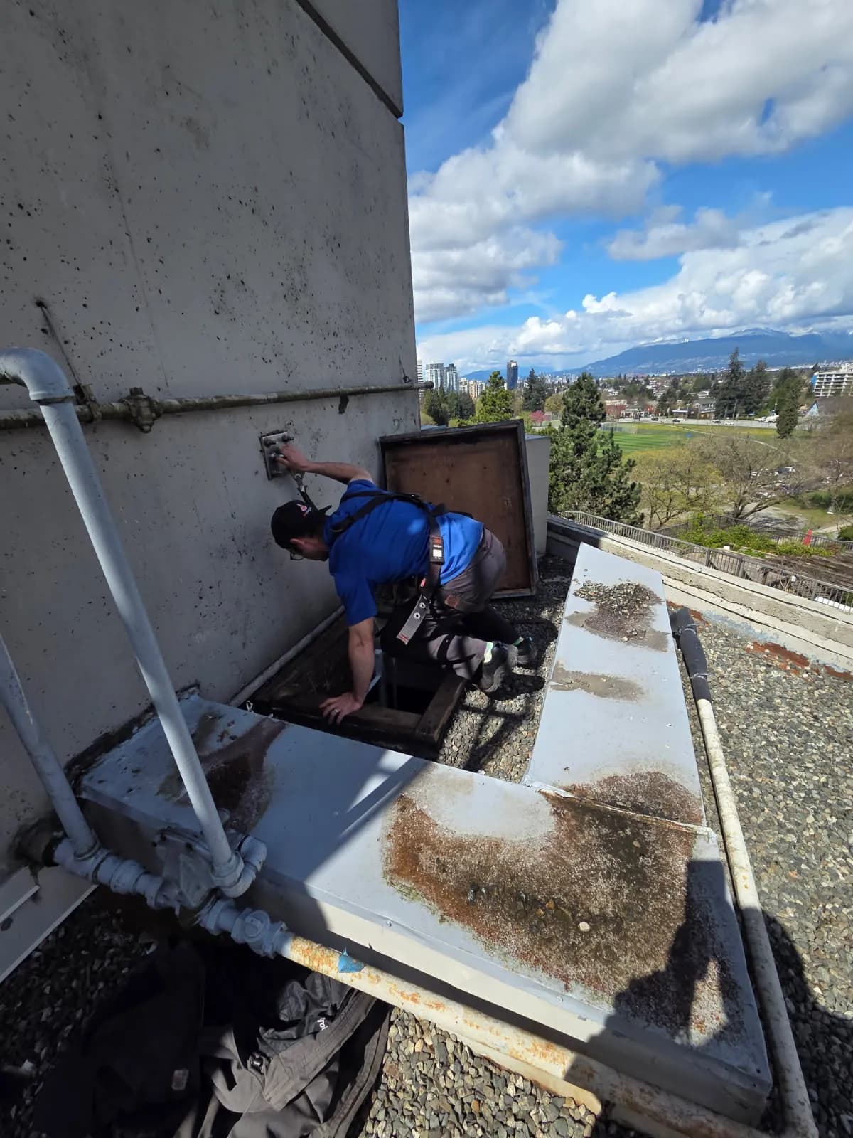 Safe access route to rooftop mechanical equipment