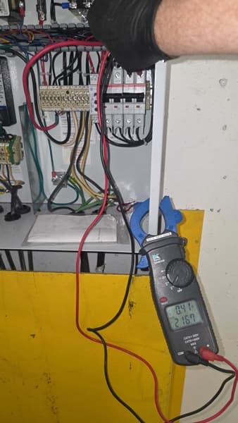 Electrical diagnostic testing at the sump pump control panel